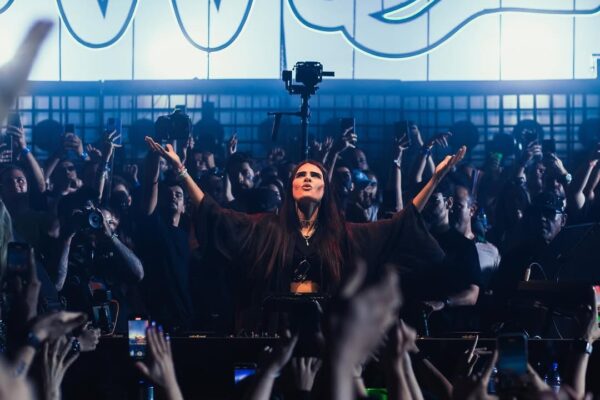 DJ ANNA se apresenta em Fortaleza em 4 de outubro